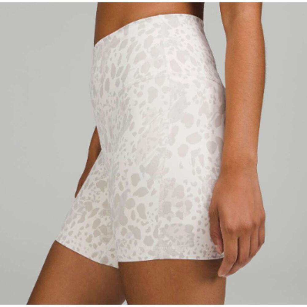 Lululemon Align High-Rise Short 6” Cheetah Camo Antique White Multi Size 16-EUC